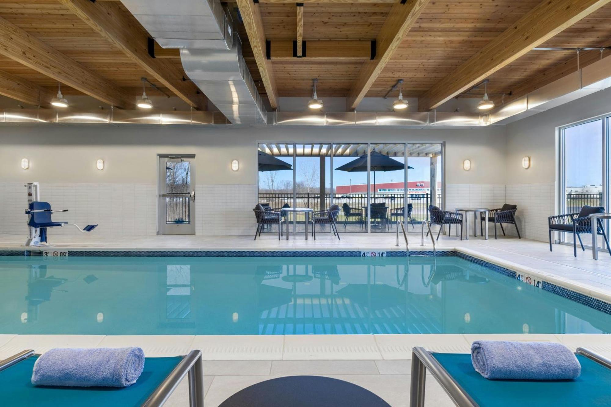 Towneplace Suites By Marriott Geneva At Spire Academy Exteriör bild