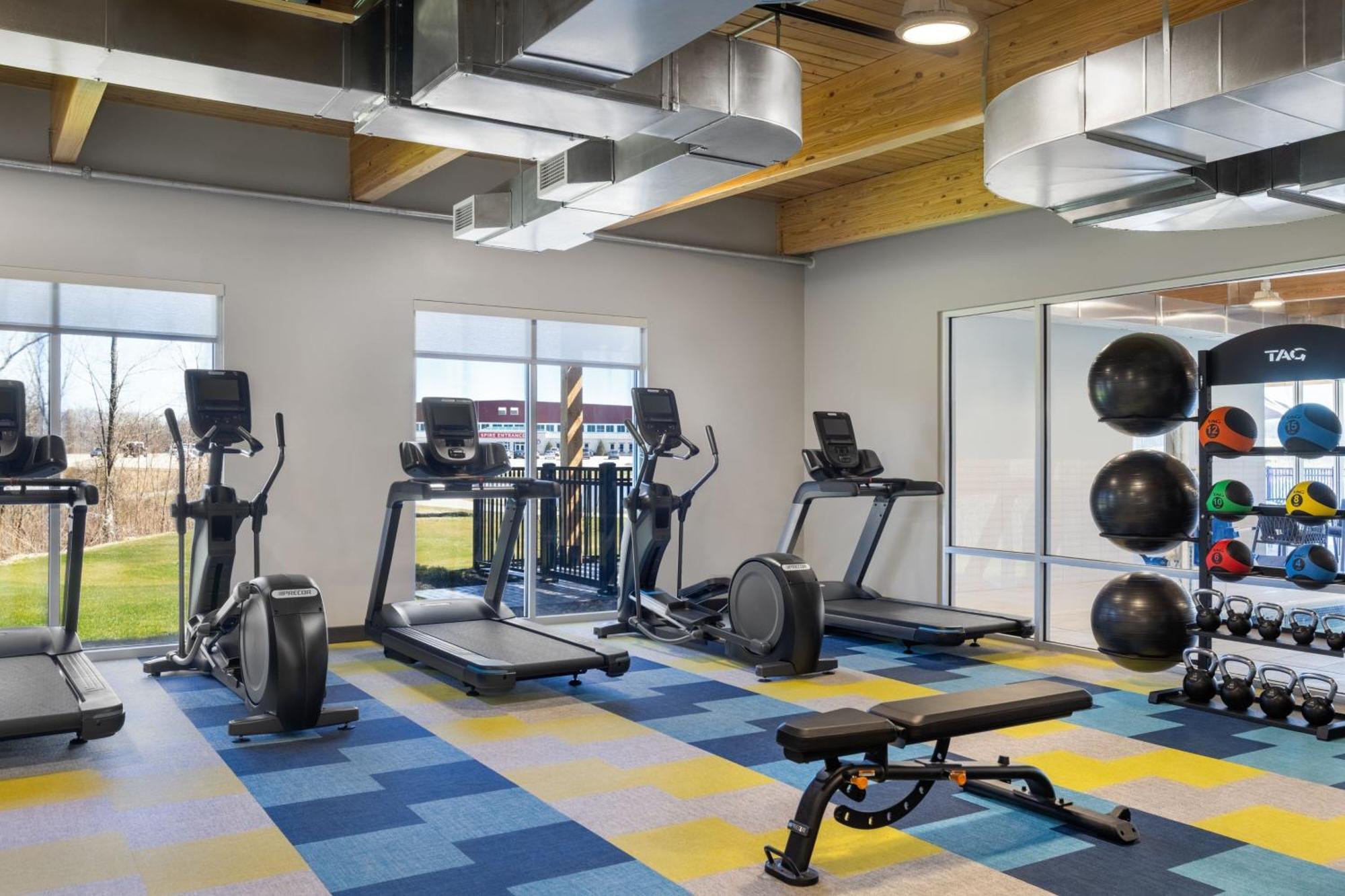 Towneplace Suites By Marriott Geneva At Spire Academy Exteriör bild