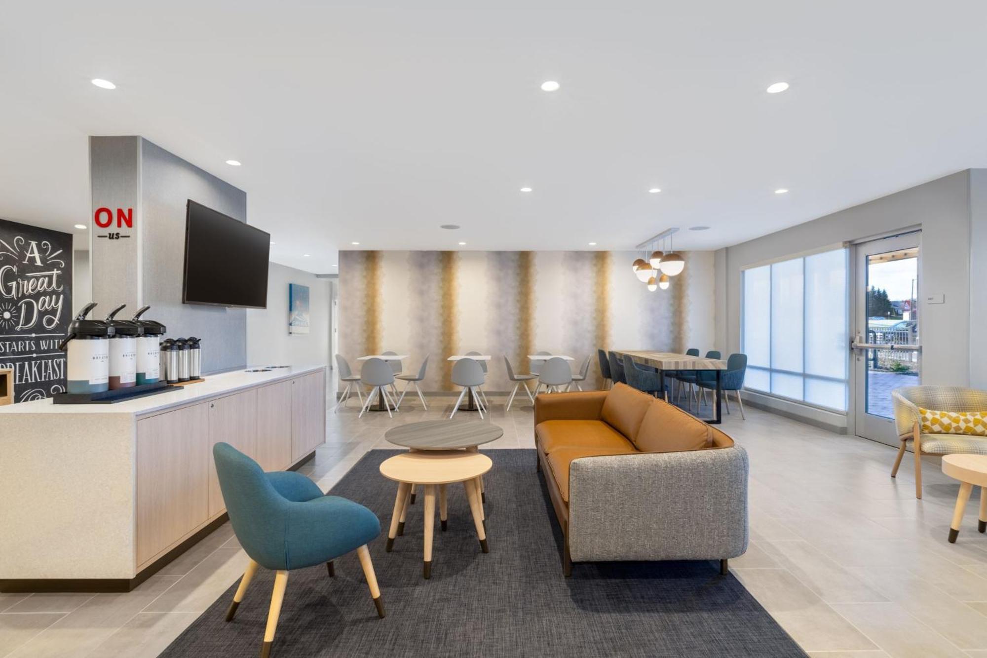 Towneplace Suites By Marriott Geneva At Spire Academy Exteriör bild