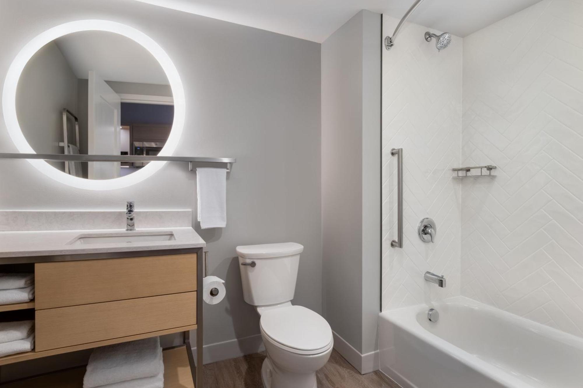 Towneplace Suites By Marriott Geneva At Spire Academy Exteriör bild