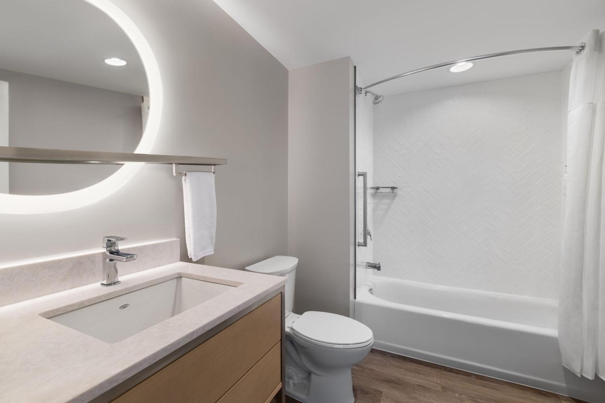 Towneplace Suites By Marriott Geneva At Spire Academy Exteriör bild