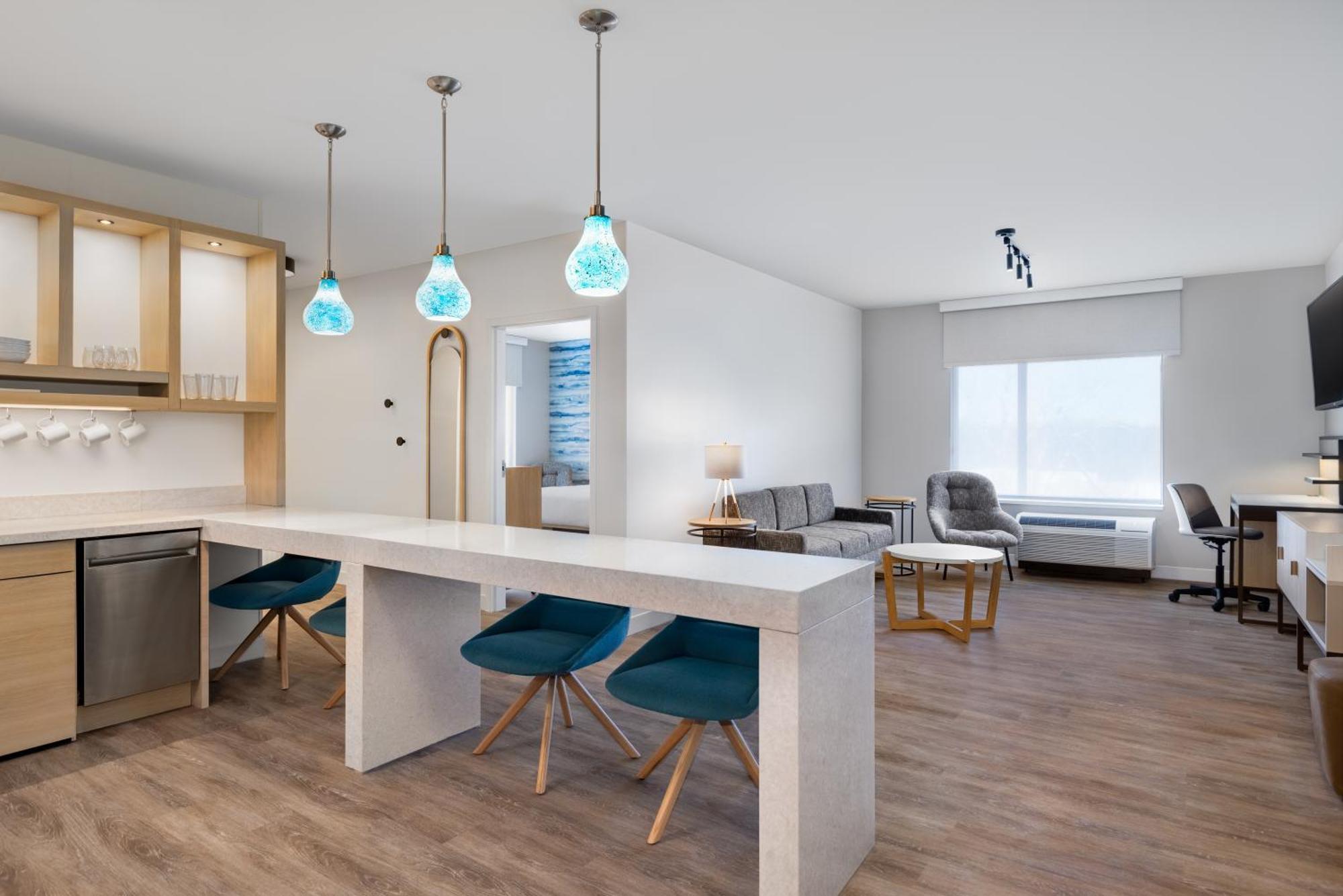 Towneplace Suites By Marriott Geneva At Spire Academy Exteriör bild